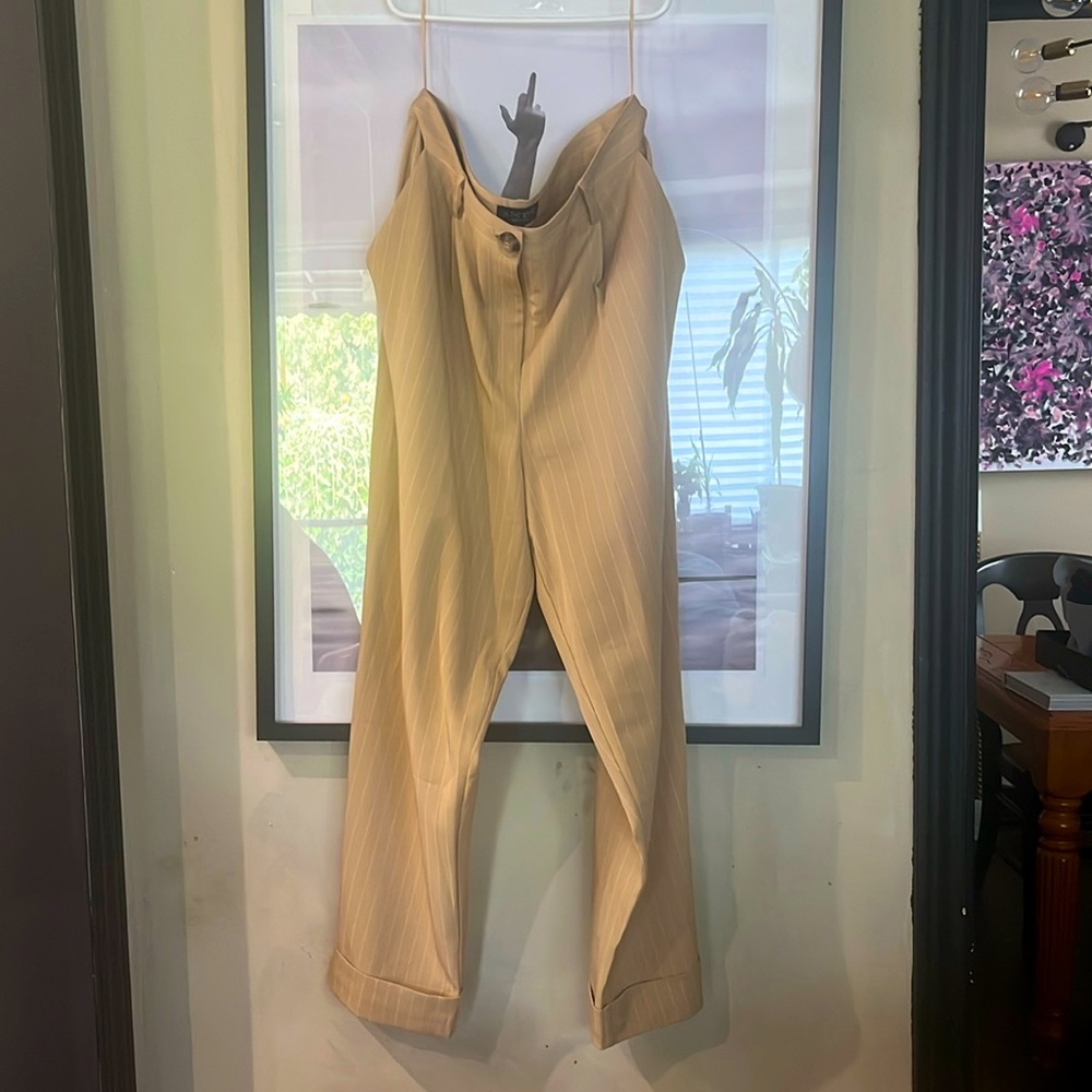 Size 14 ladies Lorna luxe in the style trouser. Has a minor scuff on the back.